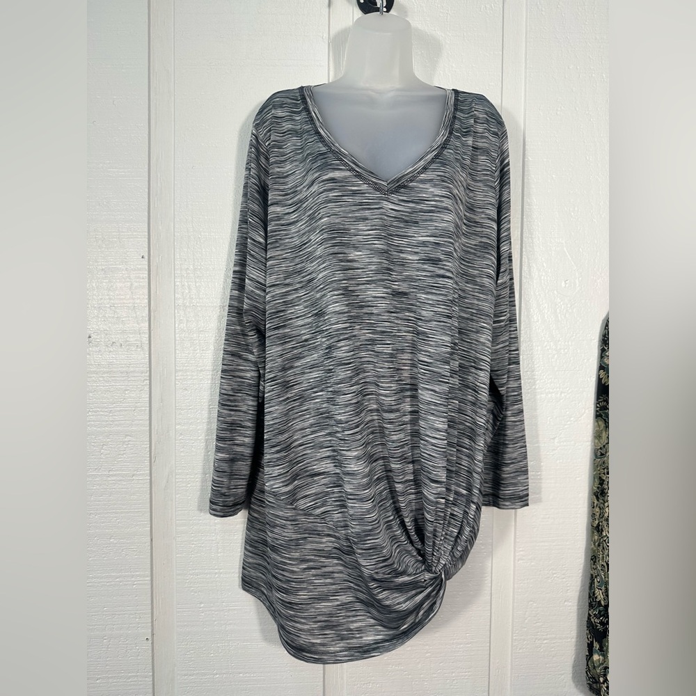 Xersion Black and White Womens Athletic Top Size 3X EUC